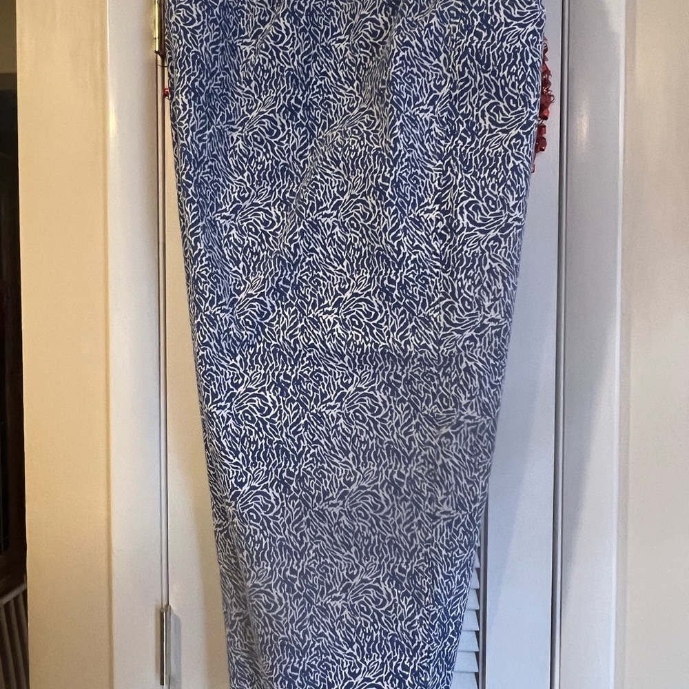 Blue and White Patterned capri pants